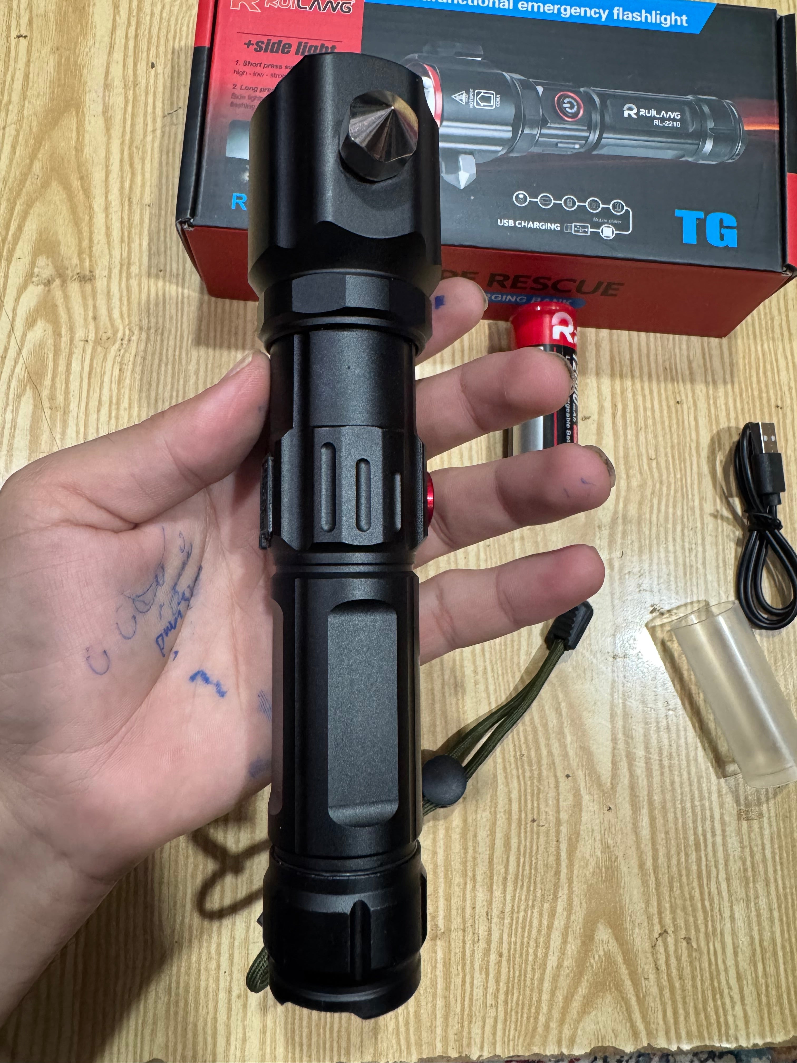 Multifunctional emergency flashlight