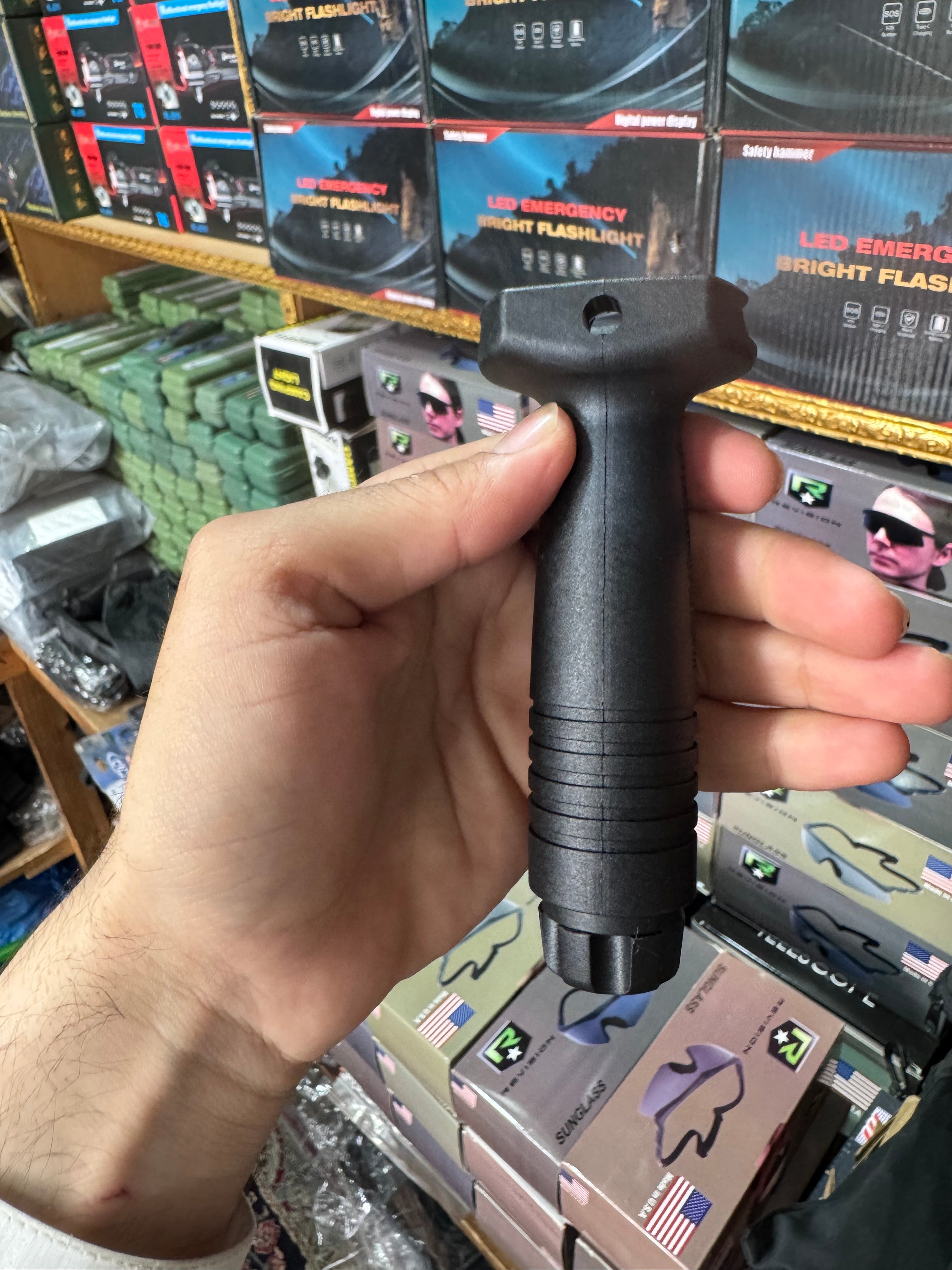 VFC KNIGHT'S ARMAMENT PICATINNY FORWARD PISTOL GRIP - BLACK